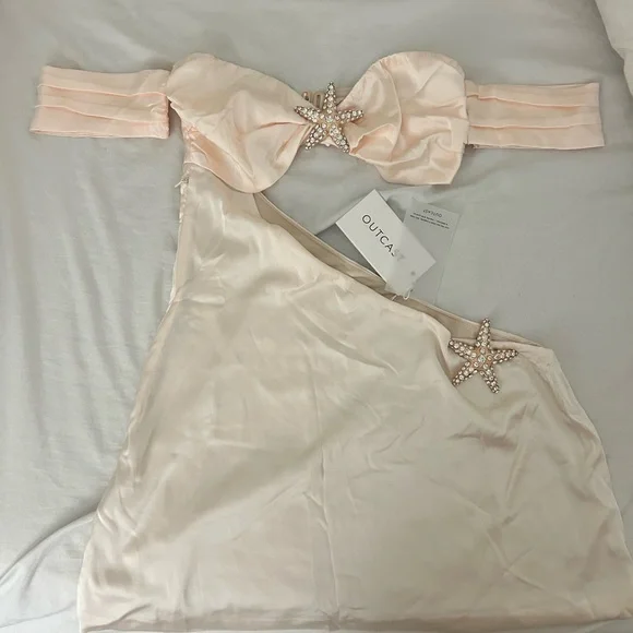 Elegant Cream Off-Shoulder Mini Dress - Picture 2 of 2